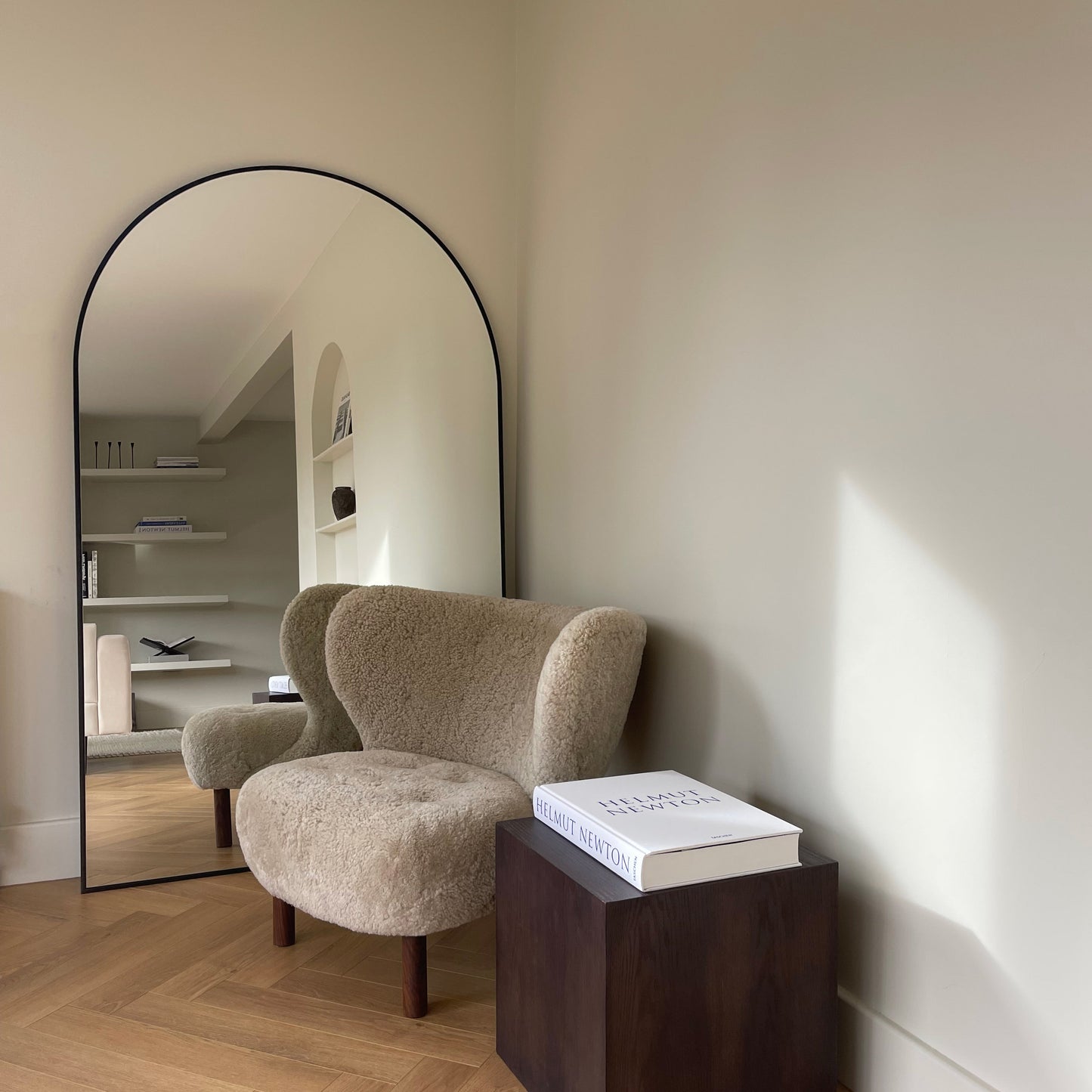 Miroir Arqué XXL Noir 180x110 cm - Design Minimaliste en Métal