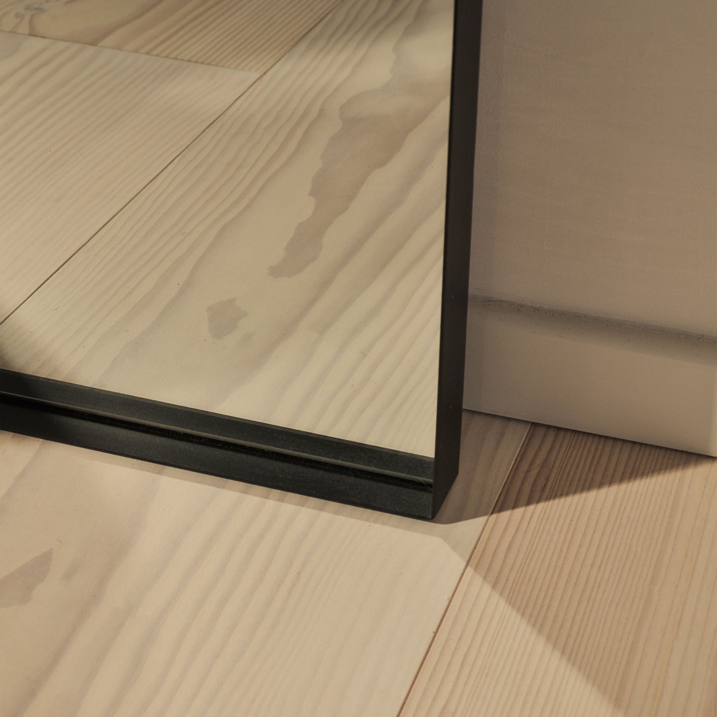 Miroir Arqué Mural et Plein Pied Arcus - Cadre en Métal Noir Mat - 170 x 80 cm