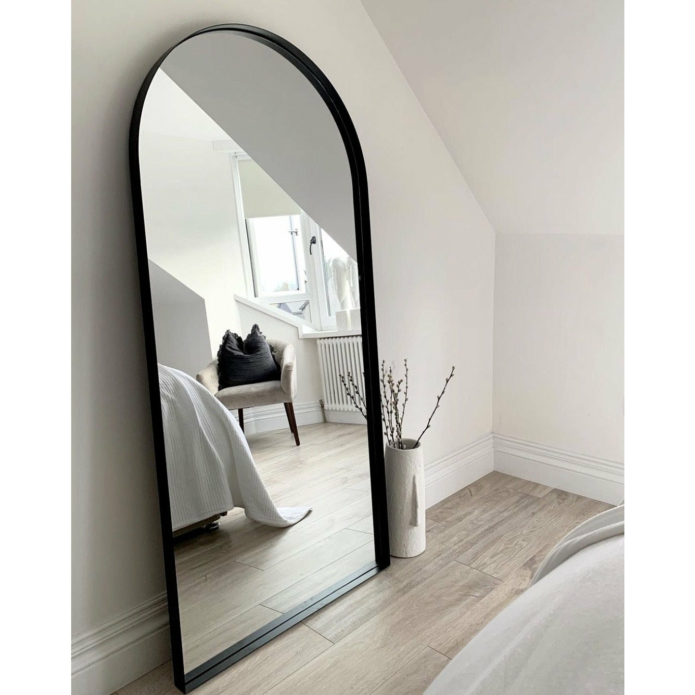 Miroir Arqué Mural et Plein Pied Arcus - Cadre en Métal Noir Mat - 170 x 80 cm